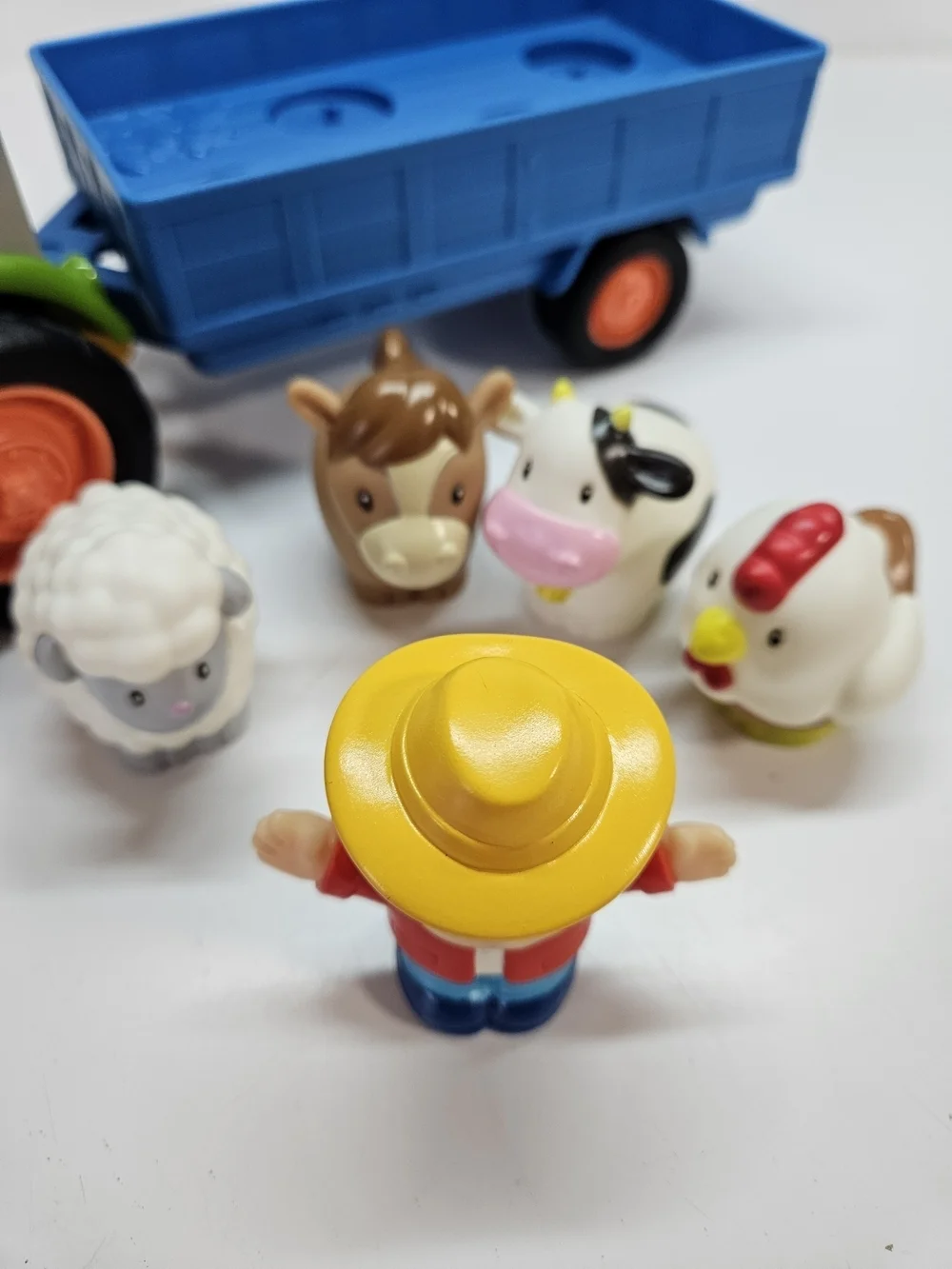 Battat Farming Fun Tractor 7 Pieces Lights and Sounds Toddler Toy Farm Sheep Cow